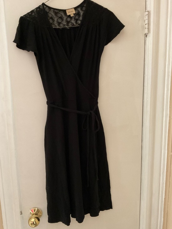 Ella Moss Dresses & Skirts - Ella Moss Black Wrap Midi Dress with Lace Yoke